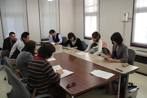 子育て応援会議準備会の様子の写真