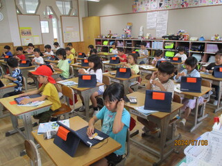 1年 ICT.JPG
